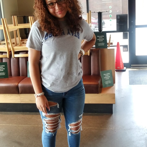 Profile Picture of Melissa Costillo (@mcostillo46) on Poshmark