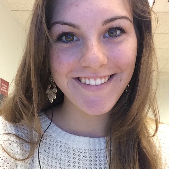 Profile Picture of Ashly Kotaska (@akotaska) on Poshmark