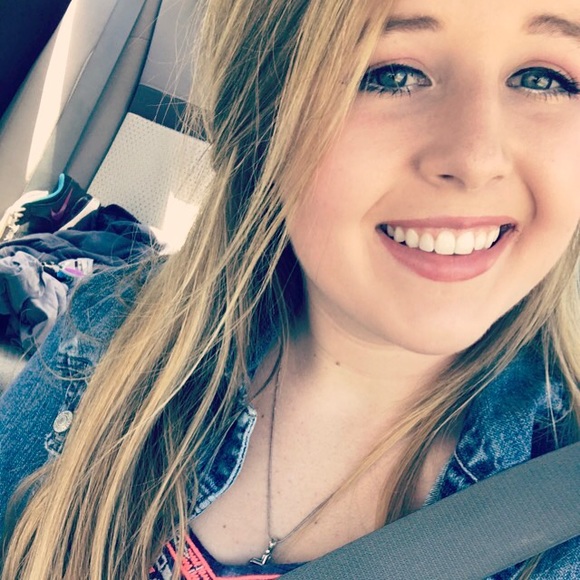 Profile Picture of Tori Frigaard (@torifrigaard3) on Poshmark