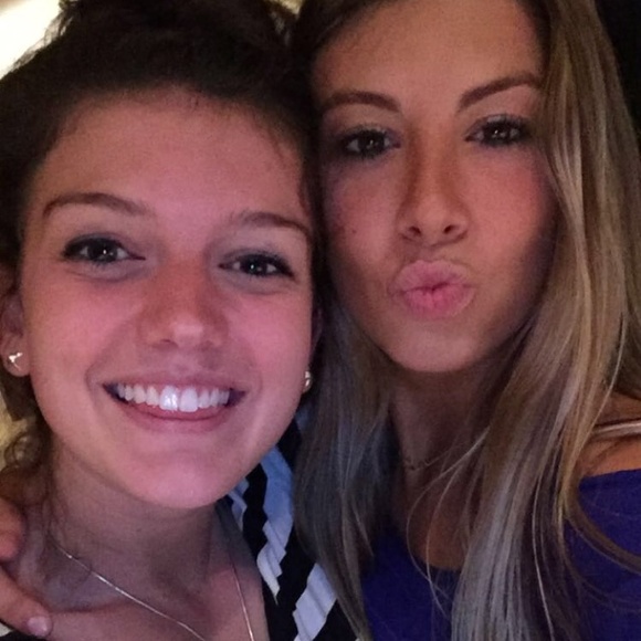 Profile Picture of Sam Harrington (@sharrington19) on Poshmark