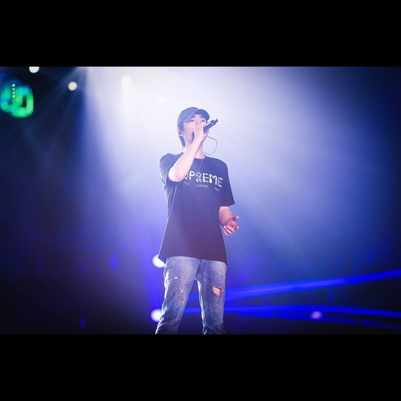 Profile Picture of Lilly Liu (@lyie) on Poshmark