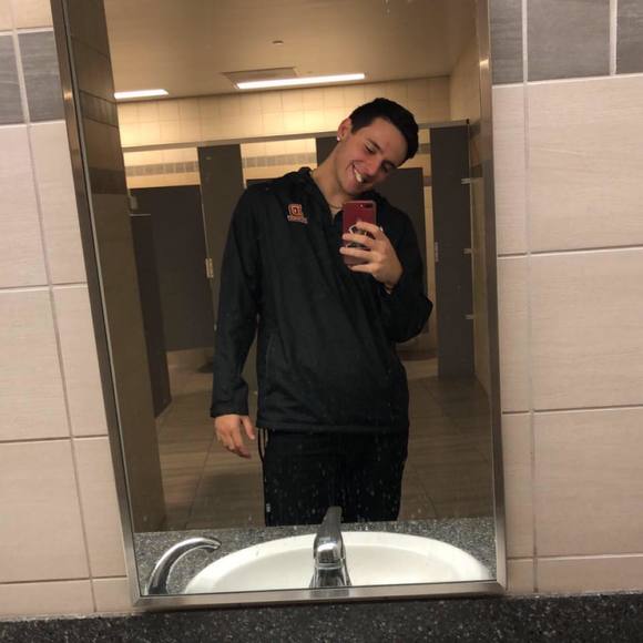 Profile Picture of Tanis Craiglow (@tannytrill) on Poshmark