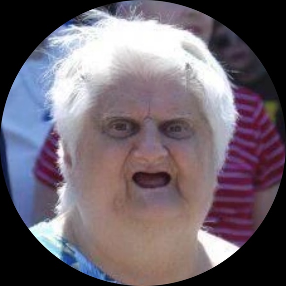 Jessica Pesonen - Poshmark Profile Picture of Jessica Pesonen (@jessavi1089) on Poshmark