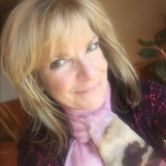 Profile Picture of Rebecca Rodenbough (@spurosa) on Poshmark