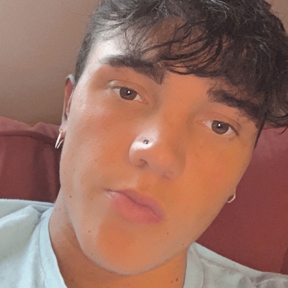 Profile Picture of Trevor Clifton (@trevor_clifton) on Poshmark