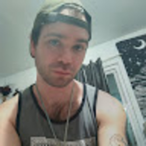 Profile Picture of Adam Avery (@averyadam1994) on Poshmark