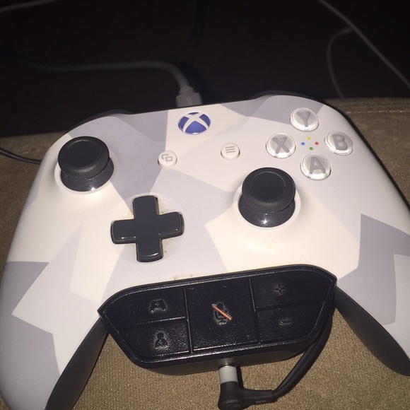 Profile Picture of Damian Longoria (@damianlongoria_) on Poshmark