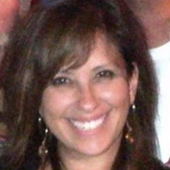 Profile Picture of Carla Donza (@carladonza) on Poshmark