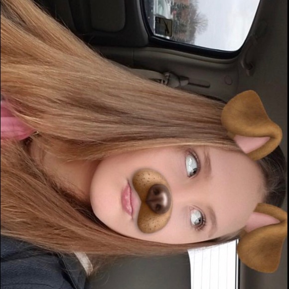 Profile Picture of Cassidy Danhauer (@cdanhauer) on Poshmark