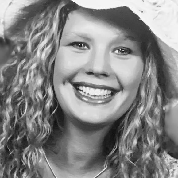 Profile Picture of Susan marie Joesting (@scjoesting74) on Poshmark