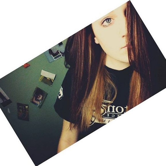 Elizabeth Malnati - Poshmark Profile Picture of Elizabeth Malnati (@20elimalna) on Poshmark