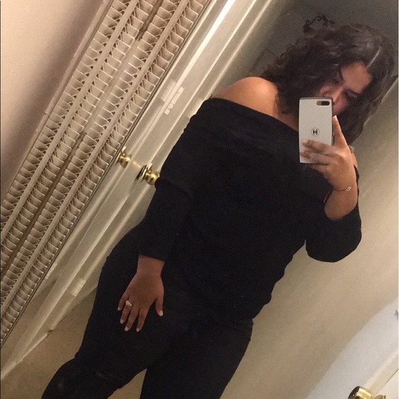 Emely Almanzar - Poshmark Profile Picture of Emely Almanzar (@aalmanzarr) on Poshmark