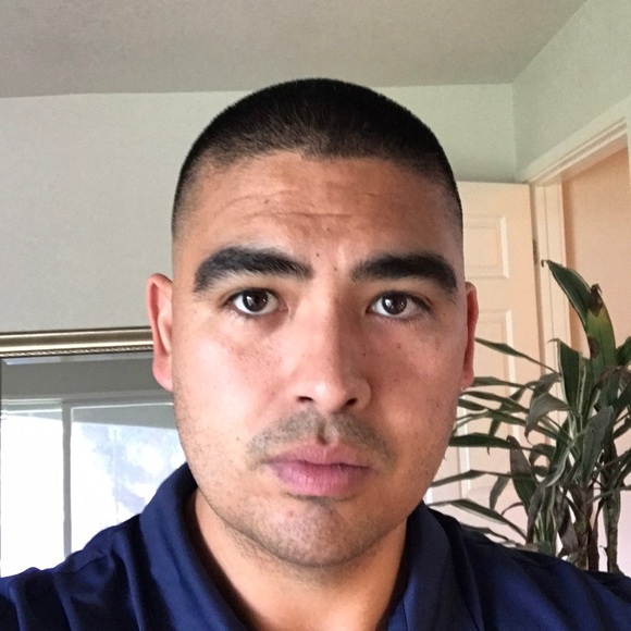 Profile Picture of Sean Hannaford (@smhannaford) on Poshmark