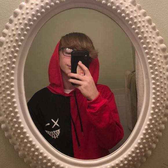 Profile Picture of Joseph Luckey (@jluckey1223) on Poshmark