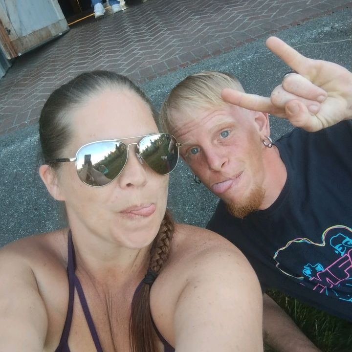 Profile Picture of cook family (@amandadcook) on Tiktok