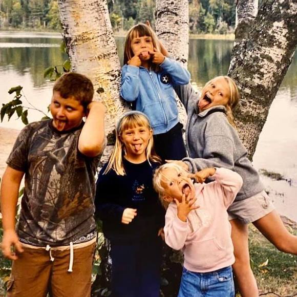 Profile Picture of Kara Schramel (@kara_schramel) on Poshmark