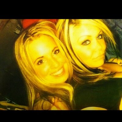 Profile Picture of Jillian Holman (@jillianl0) on Twitter