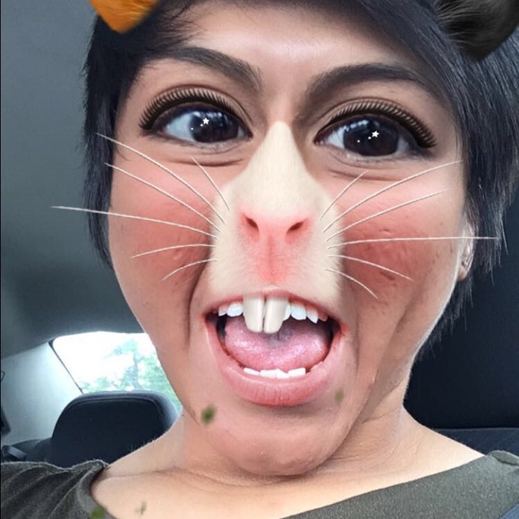 Profile Picture of Stephanie Rabanales (@stephballz) on Poshmark