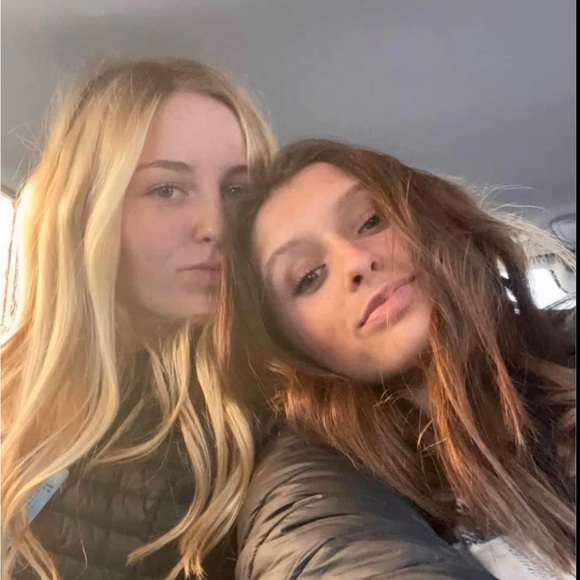Profile Picture of Alexis Fiebiger (@alexisfiebiger) on Poshmark