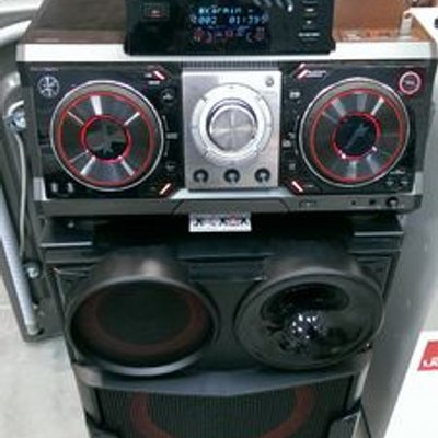 Profile Picture of Ashlyneil (@haleysuzzie) on Twitter