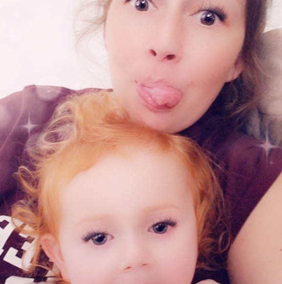 Profile Picture of Lisa Colie (@mamaof161718) on Poshmark