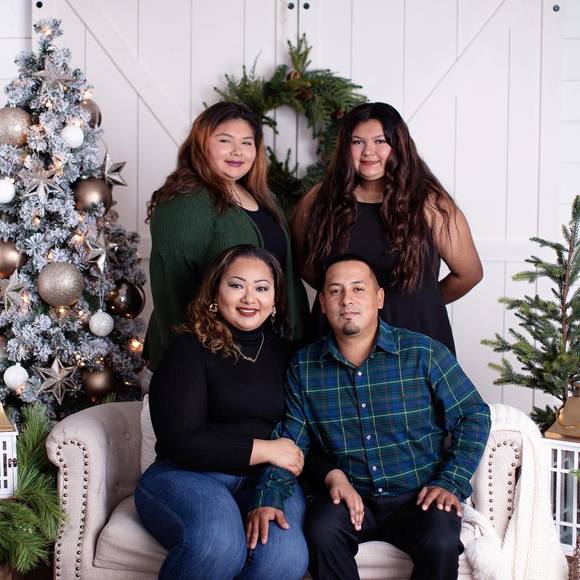 Profile Picture of Ashley e-jason Olivarez (@ariah1925) on Poshmark