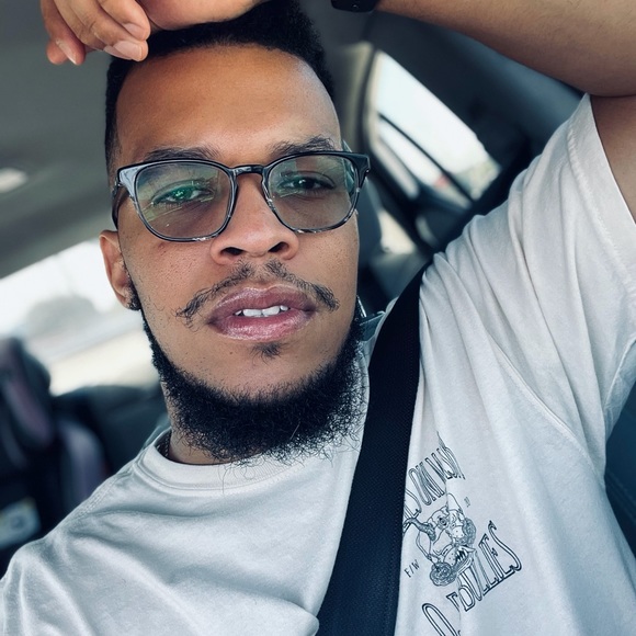 Profile Picture of Eddie Moore (@fad3dtr3) on Poshmark