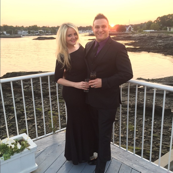 Profile Picture of Dana Nirschel (@danaariel630) on Poshmark