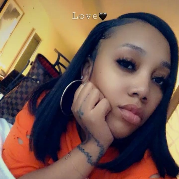 Profile Picture of Sheena Jackson (@sheena_jackson) on Poshmark