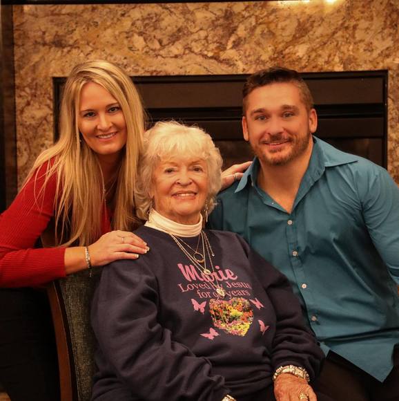 Profile Picture of Kristi Cascarelli (@kristic15) on Poshmark