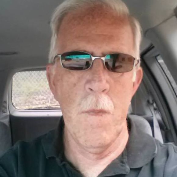 Profile Picture of Dave Heck (@hector275) on Poshmark