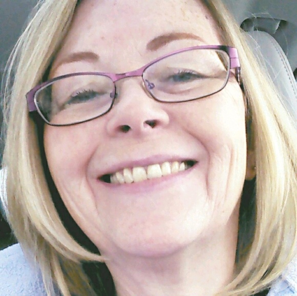 Lorie Dikeman - Poshmark Profile Picture of Lorie Dikeman (@dikemanl12) on Poshmark