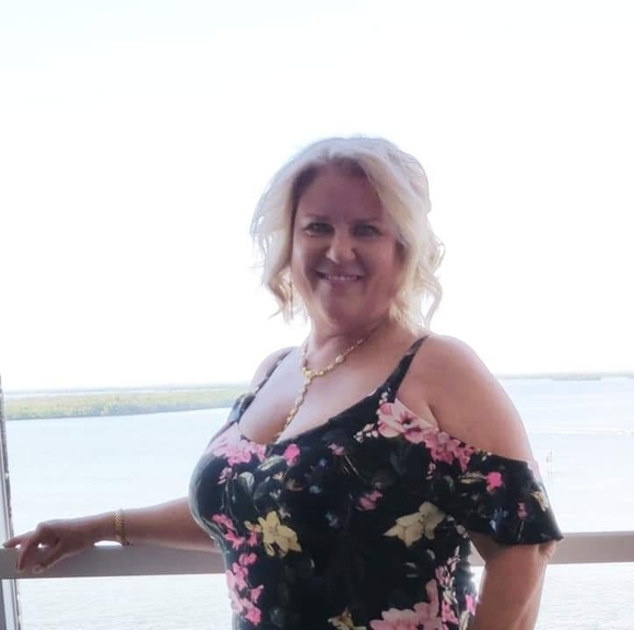 Profile Picture of Mandy Walker (@manwalk23) on Poshmark