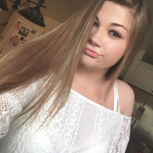 Profile Picture of Grace Bundy (@graceeeee4) on Poshmark