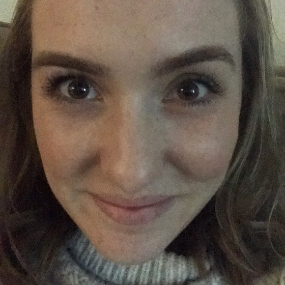 Profile Picture of Leah Sharer (@leah_sharer) on Poshmark