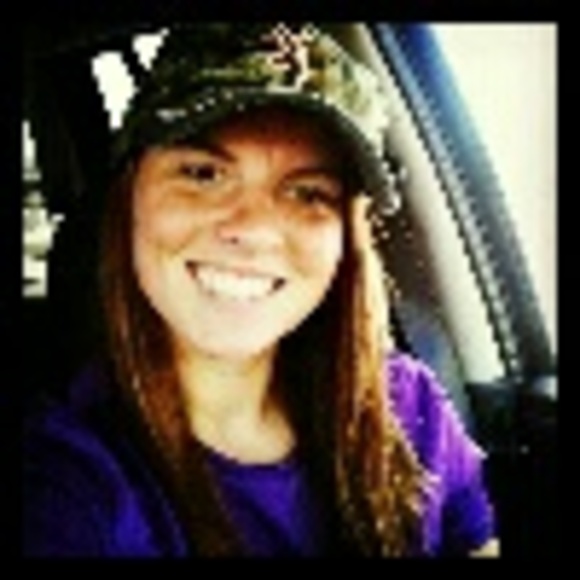 Profile Picture of Kaitlyn Bohlken (@kbohlken) on Poshmark