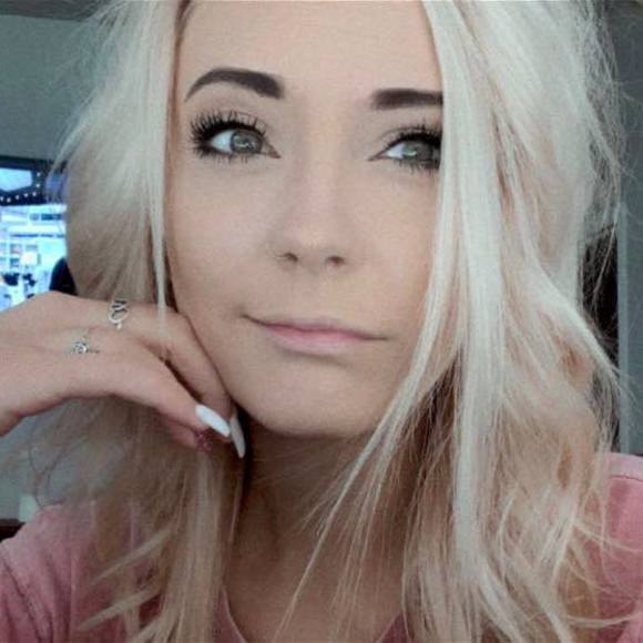 Profile Picture of Taylor Wallace (@taylorwallac575) on Poshmark