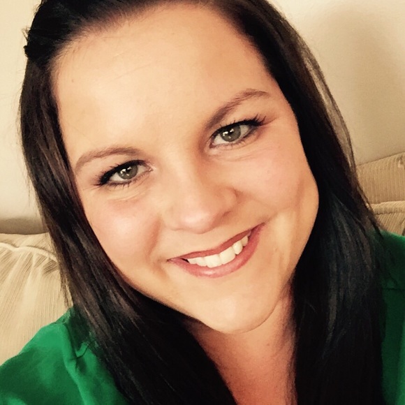 Profile Picture of Jenny Sorber (@jisorber) on Poshmark