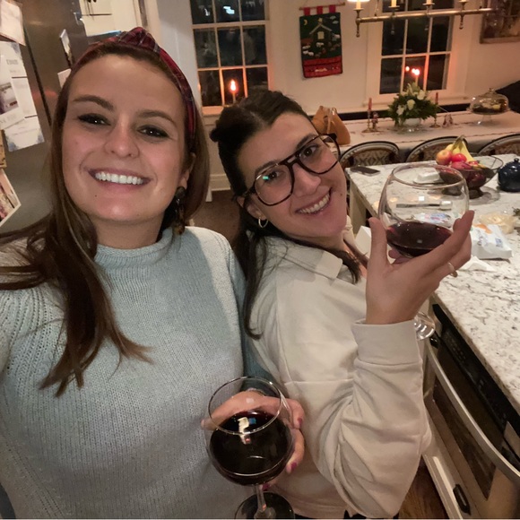 Profile Picture of Maria Krup (@mkrup609) on Poshmark