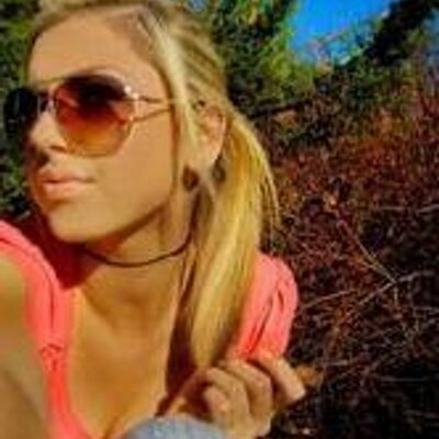 Profile Picture of Stella Richards (@dirtyrosie22733) on Twitter