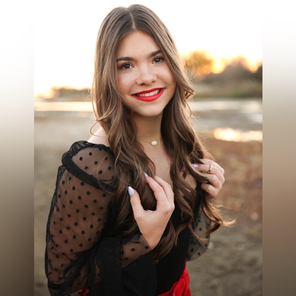 Aizlynn Krafka - Poshmark Profile Picture of Aizlynn Krafka (@aizlynnkrafka) on Poshmark