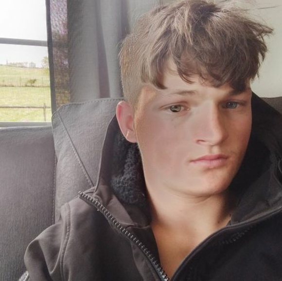 Profile Picture of Adam Yoder (@adamyoder355) on Poshmark