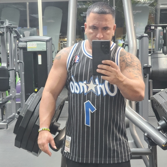 Profile Picture of Alejandro Suarez (@tomusa08) on Poshmark