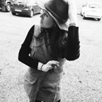 Profile Picture of E L L I E - F L O R E N C E (@ellabellasharp) on Instagram