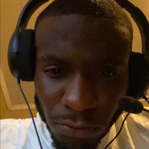 Profile Picture of Demarrio Lucier (@billysmokee93) on Poshmark