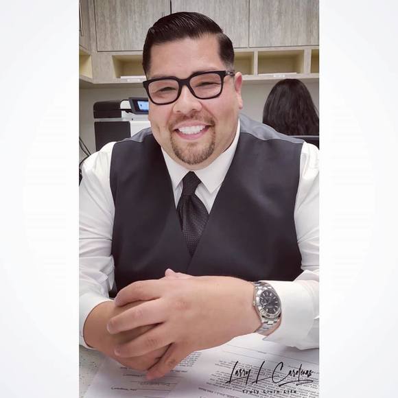 Profile Picture of Larry Cardenas (@legalzoo79) on Poshmark