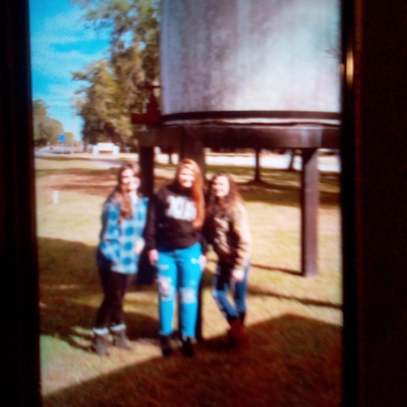 Profile Picture of Eulissa Crews (@eulissacrews) on Poshmark