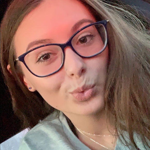 Profile Picture of Riley Fyllesvold (@r_fyllesvold) on Poshmark