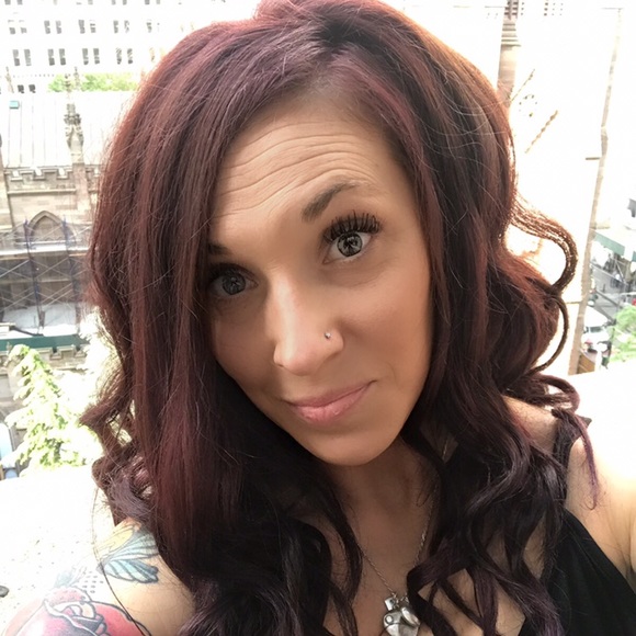 Profile Picture of Shannon Drabicki (@drabicki_12) on Poshmark