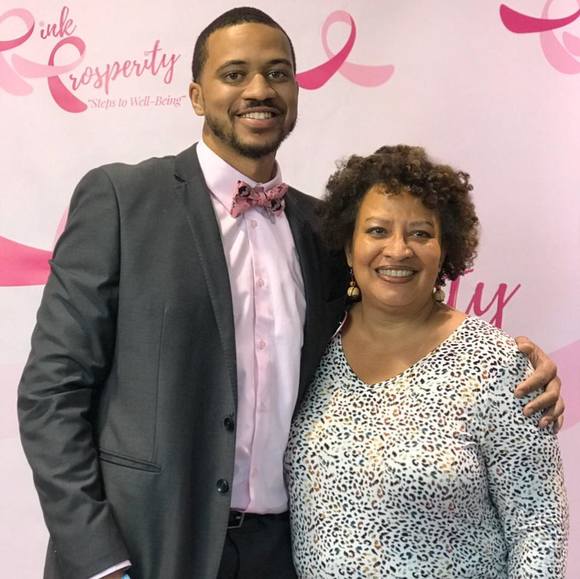 Kendall Gregory - Poshmark Profile Picture of Kendall Gregory (@kendallgregory) on Poshmark